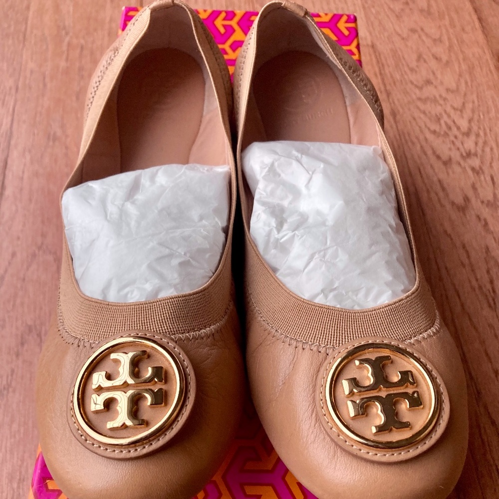 TORY BURCH BALLET FLATS DARK SAND 6.5